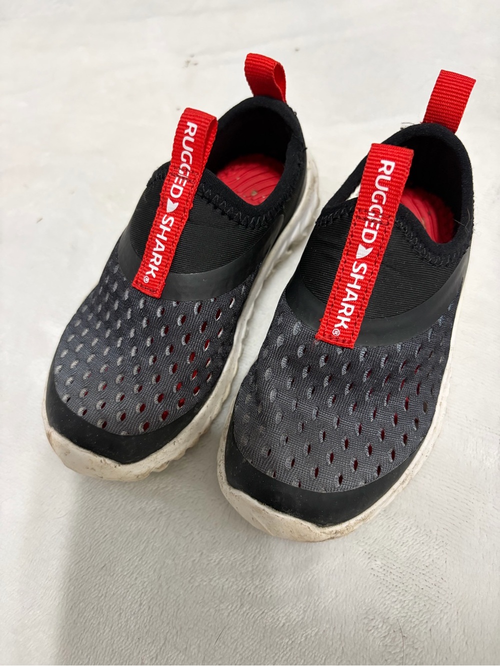 Rugged Shark Kids Water Shoes — Gray with Red Accents
